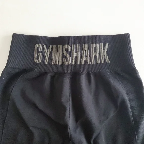 Gymshark Flex Cycling Shorts in Black/Charcoal - Picture 10 of 11